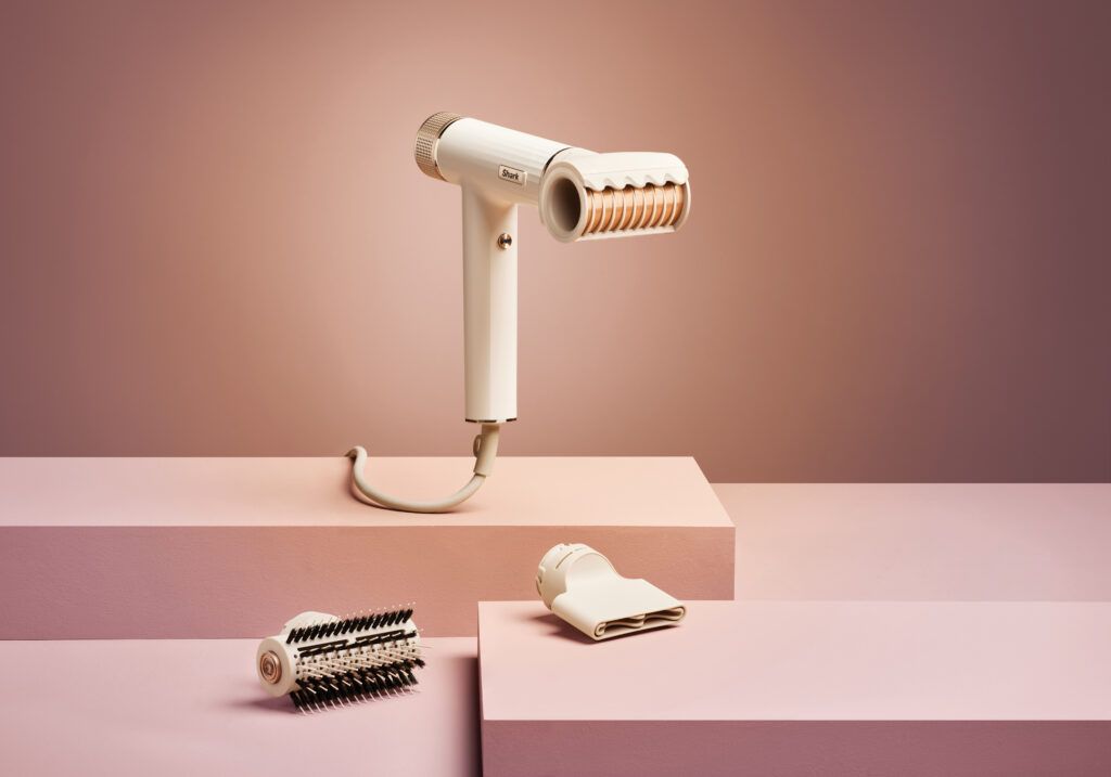 Shark-HD300Series-StillLife-MainUnit-StylingBrush-ConcentratoOff